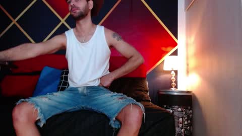 Snapshot of cindyandcarlo chatting on December 23, 3:33 pm CindyandCarlo online show from December 23, 3:33 pm