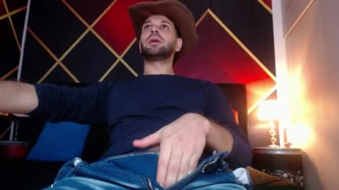 Snapshot of cindyandcarlo chatting on January 16, 5:33 pm CindyandCarlo online show from January 16, 5:33 pm