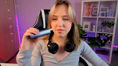 cindylovesmith online show from May 2, 6:29 am