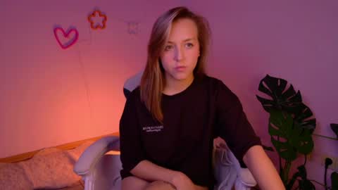 Snapshot of cindylovesmith chatting on June 13, 4:43 am cindylovesmith online show from June 13, 4:43 am