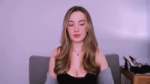 Snapshot of cindyprettywomen chatting on May 18, 4:13 pm cindyprettywomen online show from May 18, 4:13 pm