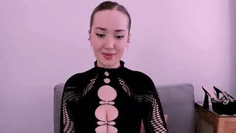 Snapshot of cindyprettywomen chatting on June 7, 6:39 am cindyprettywomen online show from June 7, 6:39 am