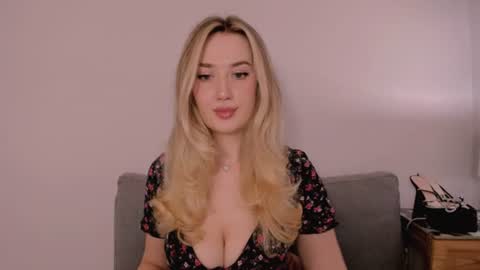 Snapshot of cindyprettywomen chatting on July 22, 4:32 pm cindyprettywomen online show from July 22, 4:32 pm