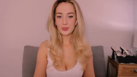 Snapshot of cindyprettywomen chatting on July 30, 4:06 pm cindyprettywomen online show from July 30, 4:06 pm