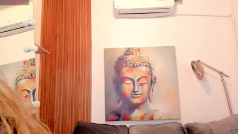 Snapshot of cinnia_ chatting on November 22, 12:15 pm Cintia online show from November 22, 12:15 pm