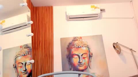 Snapshot of cinnia_ chatting on December 5, 10:13 am Cintia online show from December 5, 10:13 am