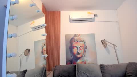 Snapshot of cinnia_ chatting on December 15, 10:19 am Cintia online show from December 15, 10:19 am