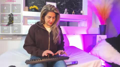 Snapshot of cinthya_mjs chatting on March 28, 12:16 pm Cinthya online show from March 28, 12:16 pm