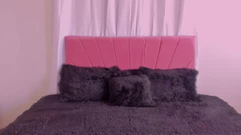 Snapshot of cintiacolins chatting on December 15, 1:37 pm CintiaCollins online show from December 15, 1:37 pm