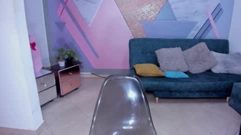 Snapshot of cintiagreyx chatting on December 1, 12:21 pm CINTIA online show from December 1, 12:21 pm