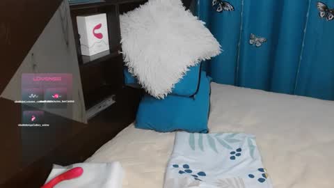 Snapshot of cintialorens1 chatting on February 20, 6:26 am joha natural hairy pussydont forget thumbs up online show from February 20, 6:26 am