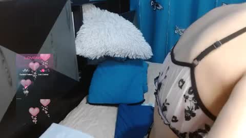 Snapshot of cintialorens1 chatting on February 22, 2:45 am joha natural hairy pussydont forget thumbs up online show from February 22, 2:45 am