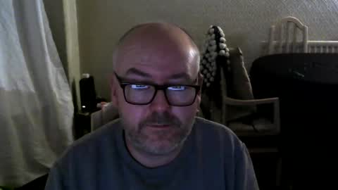 Snapshot of cip1975 chatting on January 6, 9:32 pm cip1975 online show from January 6, 9:32 pm