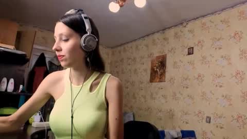 Lisa Salivan online show from October 31, 10:27 am