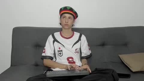 Snapshot of cirosky_elchicopolla chatting on December 3, 3:47 am cirosky_elchicopolla online show from December 3, 3:47 am