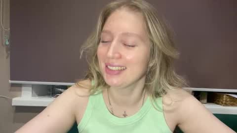 citrusblissss online show from October 6, 2:03 pm