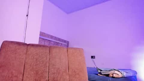 cj_davis1 online show from January 8, 7:49 pm