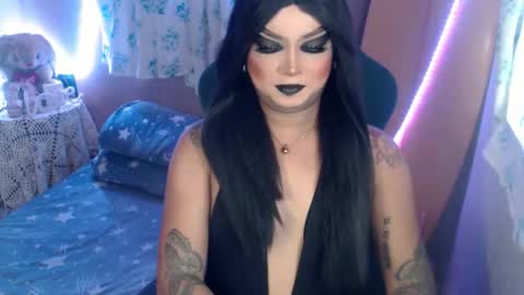 Snapshot of cj_parker69 chatting on April 22, 8:28 am QUEEN CESS online show from April 22, 8:28 am