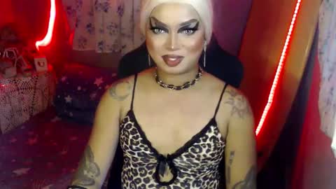 Snapshot of cj_parker69 chatting on April 27, 9:35 pm QUEEN CESS online show from April 27, 9:35 pm