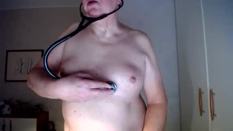 Snapshot of clacock chatting on December 16, 10:20 am clacock online show from December 16, 10:20 am