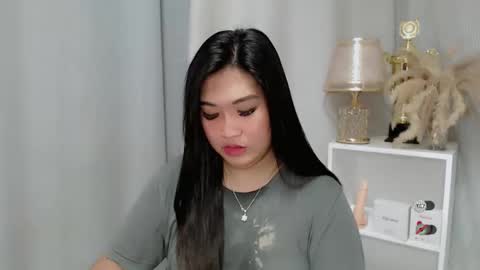 Snapshot of claire_wntr chatting on May 1, 5:12 am CLAIRE online show from May 1, 5:12 am