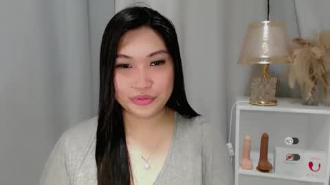 Snapshot of claire_wntr chatting on May 29, 5:16 am CLAIRE online show from May 29, 5:16 am