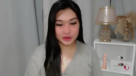 Snapshot of claire_wntr chatting on May 31, 3:04 am CLAIRE online show from May 31, 3:04 am