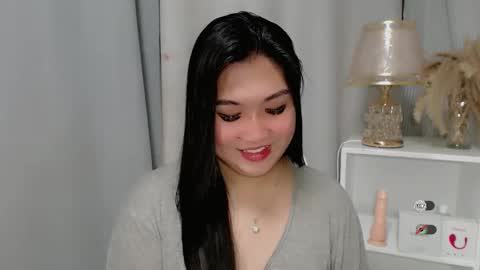 Snapshot of claire_wntr chatting on June 5, 5:58 am CLAIRE online show from June 5, 5:58 am