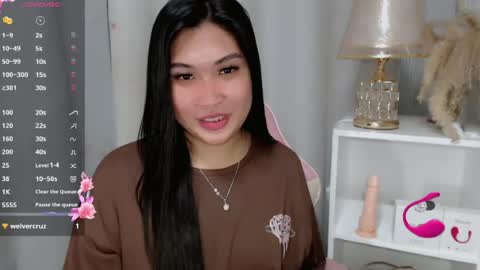 Snapshot of claire_wntr chatting on June 21, 7:00 am CLAIRE online show from June 21, 7:00 am