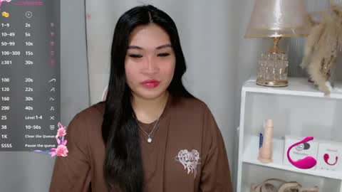 Snapshot of claire_wntr chatting on June 22, 6:05 pm CLAIRE online show from June 22, 6:05 pm