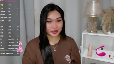 Snapshot of claire_wntr chatting on June 27, 5:23 am CLAIRE online show from June 27, 5:23 am
