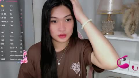 Snapshot of claire_wntr chatting on July 8, 5:39 pm CLAIRE online show from July 8, 5:39 pm