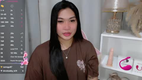 Snapshot of claire_wntr chatting on July 17, 6:24 pm CLAIRE online show from July 17, 6:24 pm