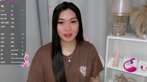 Snapshot of claire_wntr chatting on July 18, 6:28 am CLAIRE online show from July 18, 6:28 am