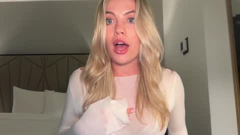 clairebrooksxo online show from April 16, 12:22 am
