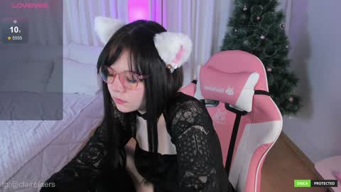 Claire Faers online show from December 8, 9:24 am