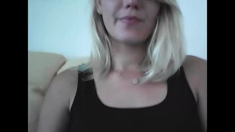 Snapshot of clairesqrt chatting on June 3, 6:24 pm clairesqrt online show from June 3, 6:24 pm