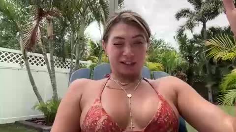 Snapshot of clairethompson01 chatting on June 2, 5:59 pm Claire online show from June 2, 5:59 pm