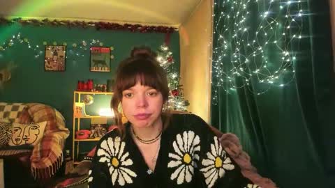 Snapshot of clancyosbourne chatting on December 16, 6:57 pm Clancy online show from December 16, 6:57 pm