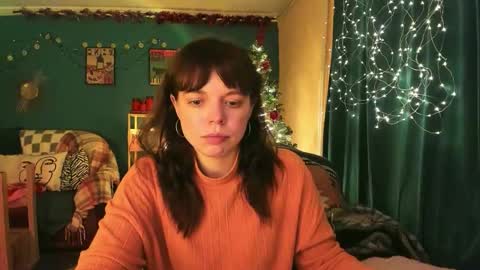 Snapshot of clancyosbourne chatting on January 15, 5:38 pm Clancy online show from January 15, 5:38 pm