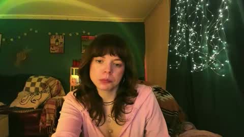 Snapshot of clancyosbourne chatting on February 11, 6:57 pm Clancy online show from February 11, 6:57 pm