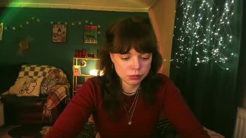 Snapshot of clancyosbourne chatting on February 18, 6:48 pm Clancy online show from February 18, 6:48 pm