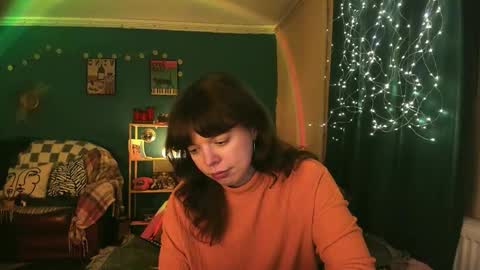 Snapshot of clancyosbourne chatting on February 19, 6:48 pm Clancy online show from February 19, 6:48 pm