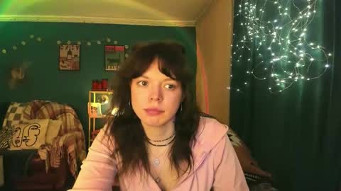 Snapshot of clancyosbourne chatting on March 21, 7:17 pm Clancy online show from March 21, 7:17 pm