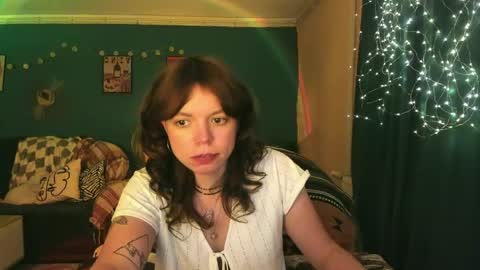 Snapshot of clancyosbourne chatting on May 22, 6:35 pm Clancy online show from May 22, 6:35 pm