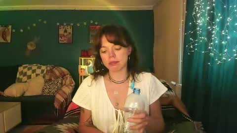 Snapshot of clancyosbourne chatting on May 31, 4:47 pm Clancy online show from May 31, 4:47 pm