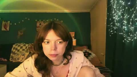 Snapshot of clancyosbourne chatting on June 5, 8:03 pm Clancy online show from June 5, 8:03 pm