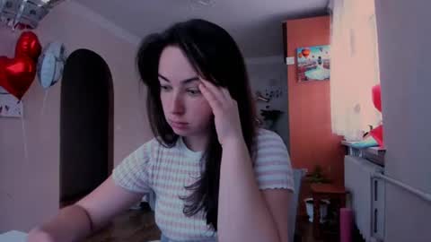 Snapshot of clandes_tina chatting on July 10, 5:26 pm clandes_tina online show from July 10, 5:26 pm