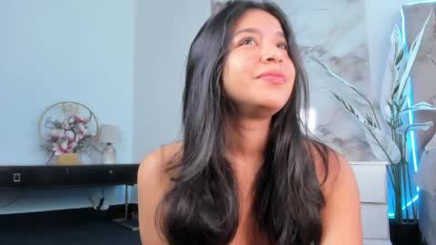 Clara4w online show from May 20, 12:11 pm