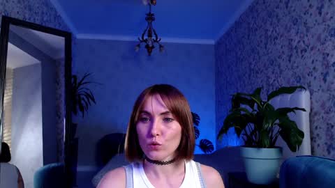 Snapshot of clara_bendover chatting on February 6, 5:51 pm Clara online show from February 6, 5:51 pm